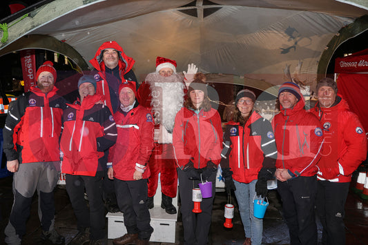 GLOSSOP LIGHT SWITCH ON 2025 (85).JPG