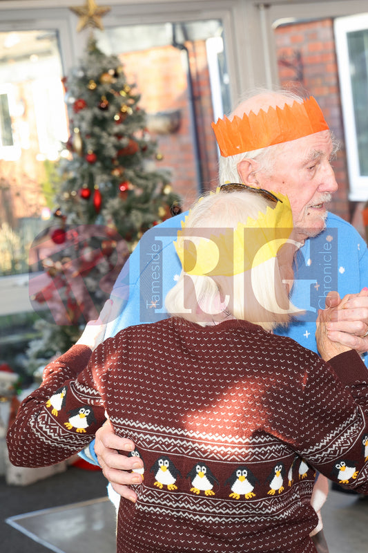 TOGETHER CENTRE DUKINFIELD XMAS DINNER 2025 (78).JPG