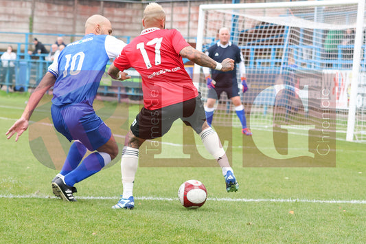 STALYBRIDGE CELTIC LEGENDS V MAN UTD LEGENDS (77).JPG