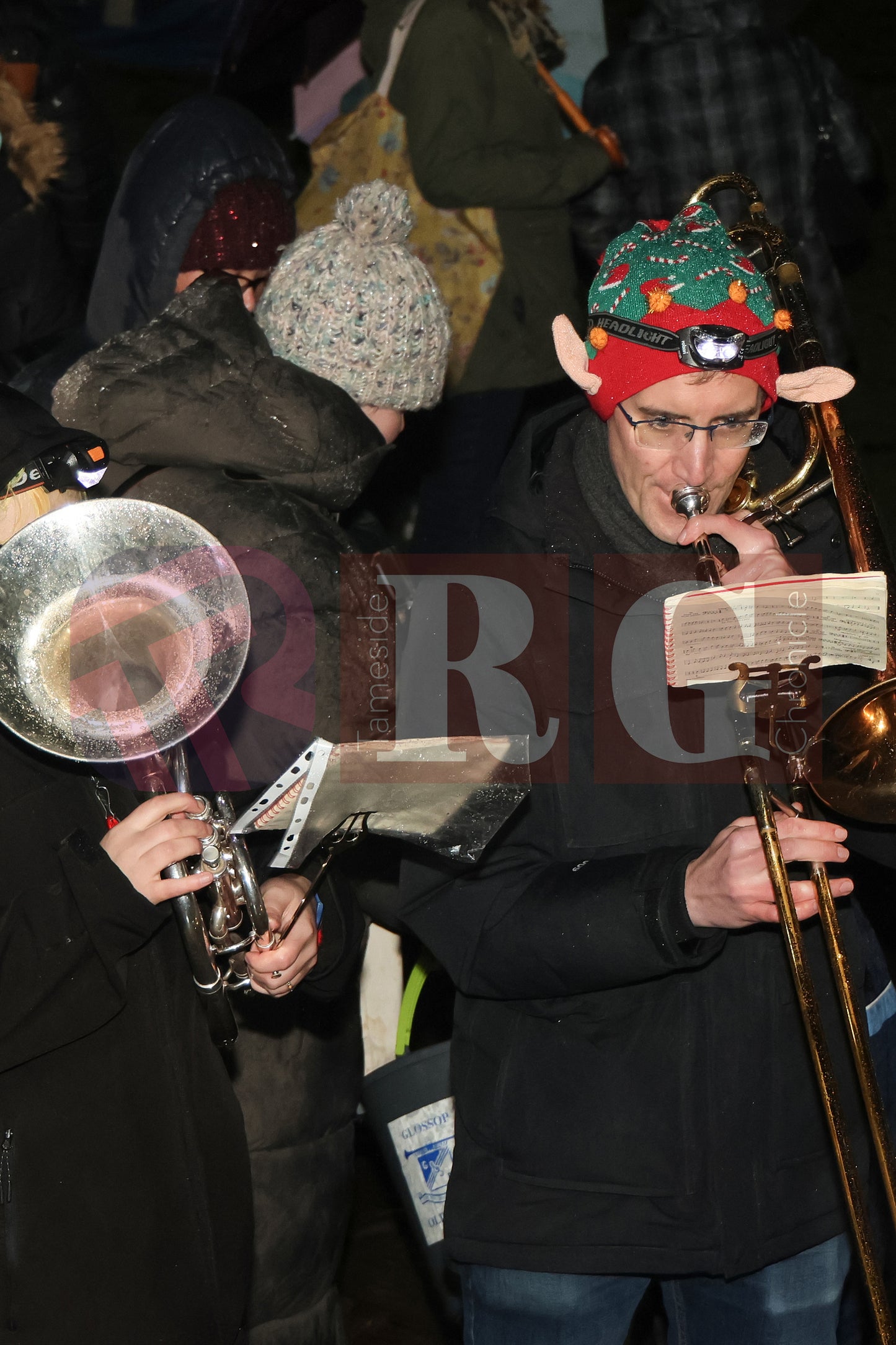 GLOSSOP LIGHTS SWITCH ON 2024 (42).JPG