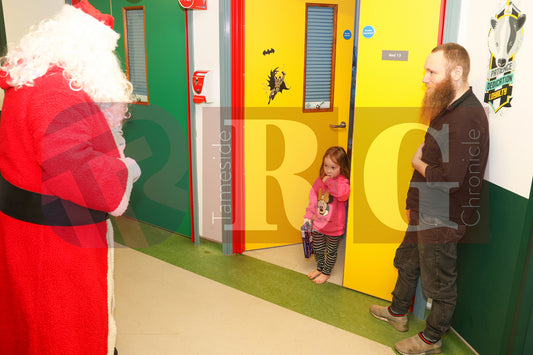 SANTA VISIT TAMESIDE CHILDRENS UNIT 2024 (59).JPG