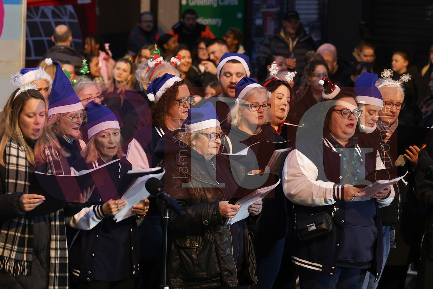 DROYLSDEN LIGHTS SWITCH ON 2024 (16).JPG