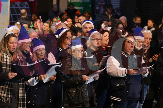 DROYLSDEN LIGHTS SWITCH ON 2024 (16).JPG
