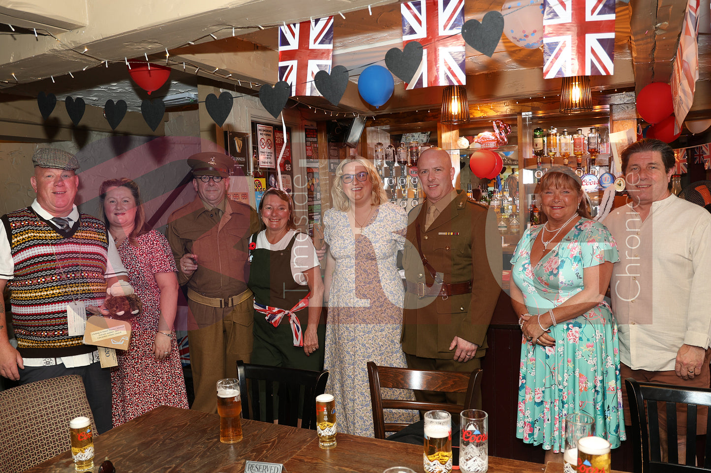 VE DAY OLD PEGS PUB DENTON (15).JPG