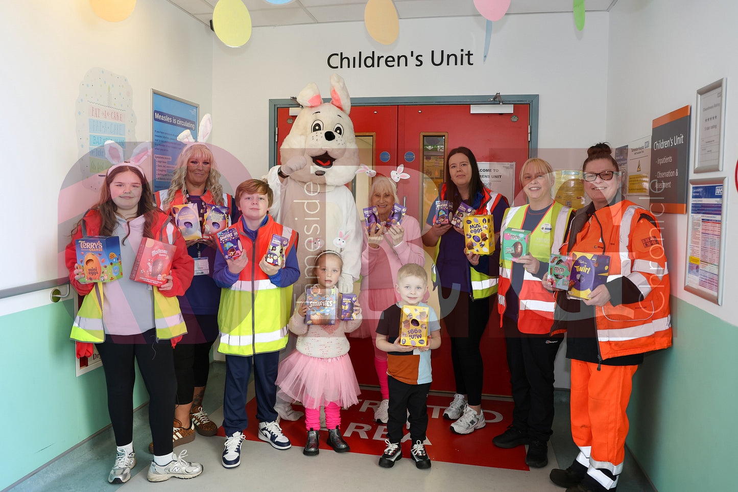 TAMESIDE HOSPITAL CHILDRENS WARD EASTER STAGECOACH (22).JPG