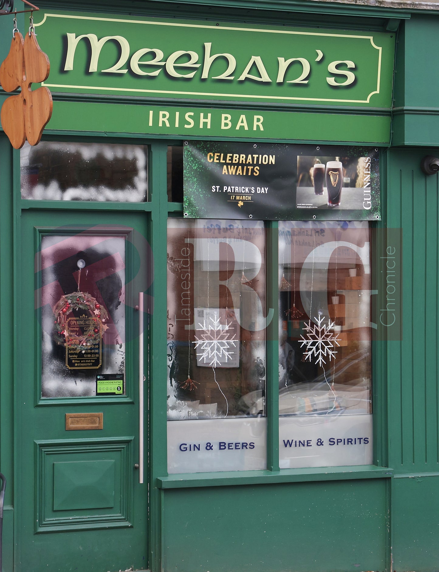 GLOSSOP SHOP XMAS WINDOWS 2024 (65).JPG