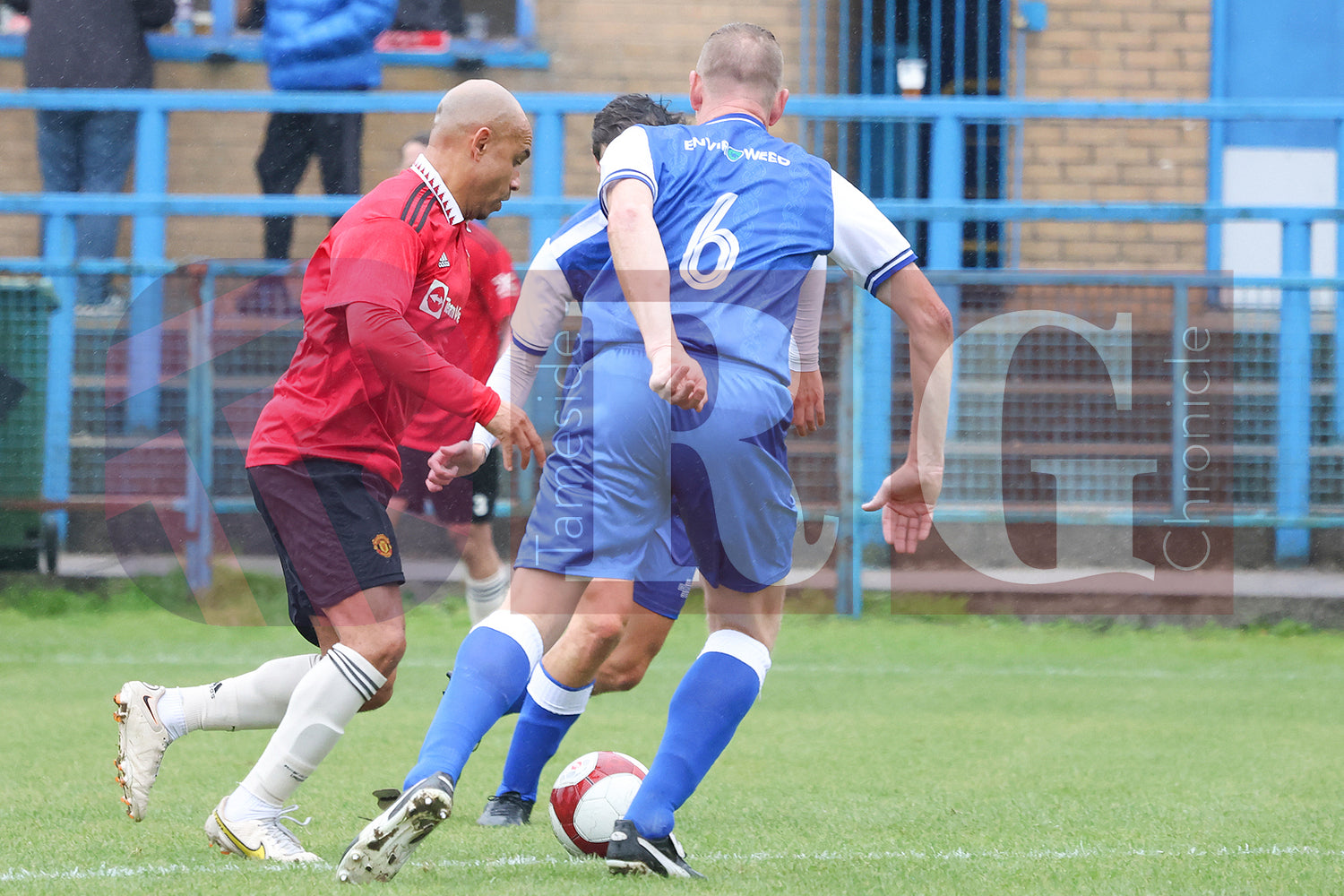 STALYBRIDGE CELTIC LEGENDS V MAN UTD LEGENDS (87).JPG