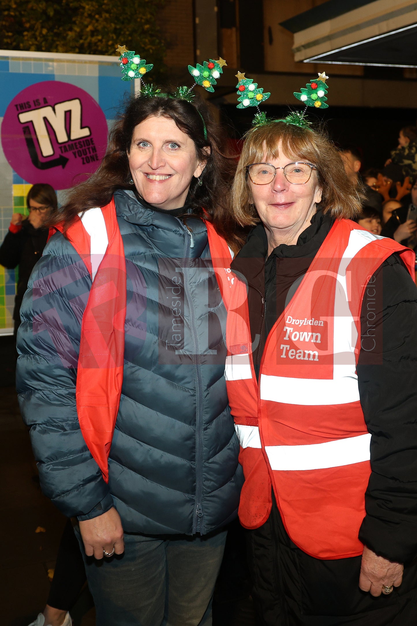DROYLSDEN LIGHTS SWITCH ON 2024 (56).JPG