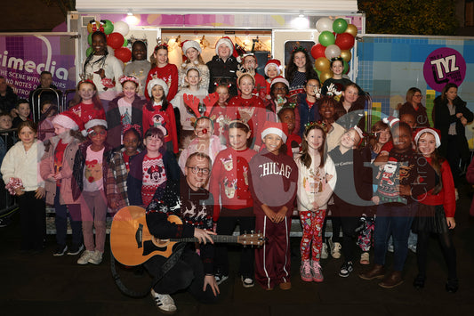 DROYLSDEN LIGHTS SWITCH ON 2024 (44).JPG