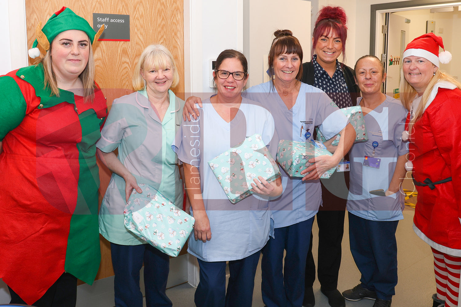 SANTA VISIT TAMESIDE CHILDRENS UNIT 2024 (89).JPG