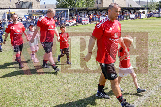GLOSSOP NORTH EBD V UNITED LEGENDS  (2).JPG