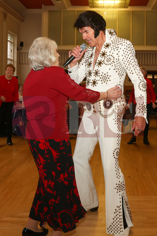 95TH BIRTHDAY DUKINFIELD TOWN HALL ELVIS  (45).JPG