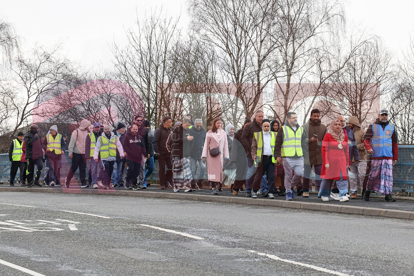 WALK WITH THE MAYOR HYDE TO DUKINFIELD (21).JPG