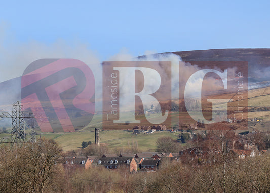 MOORLAND FIRE NEAR CARRBROOK (7).JPG