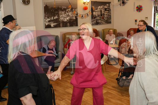 HAPPY 102yrs OLD BIRTHDAY ROSE DUGGAN (31).JPG