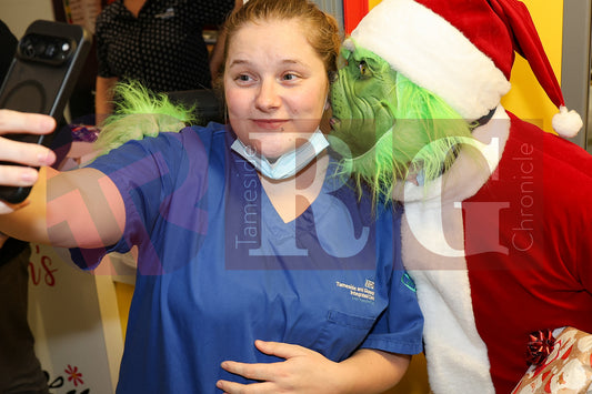 TAMESIDE HOSPITAL CHILDRENS WARD WITH SANTA 2025 (51).JPG