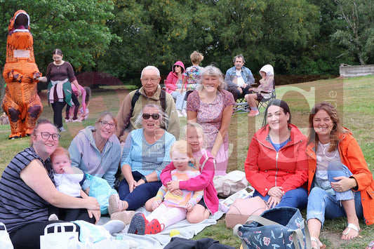 HADFIELD PICNIC IN THE PARK (16).JPG
