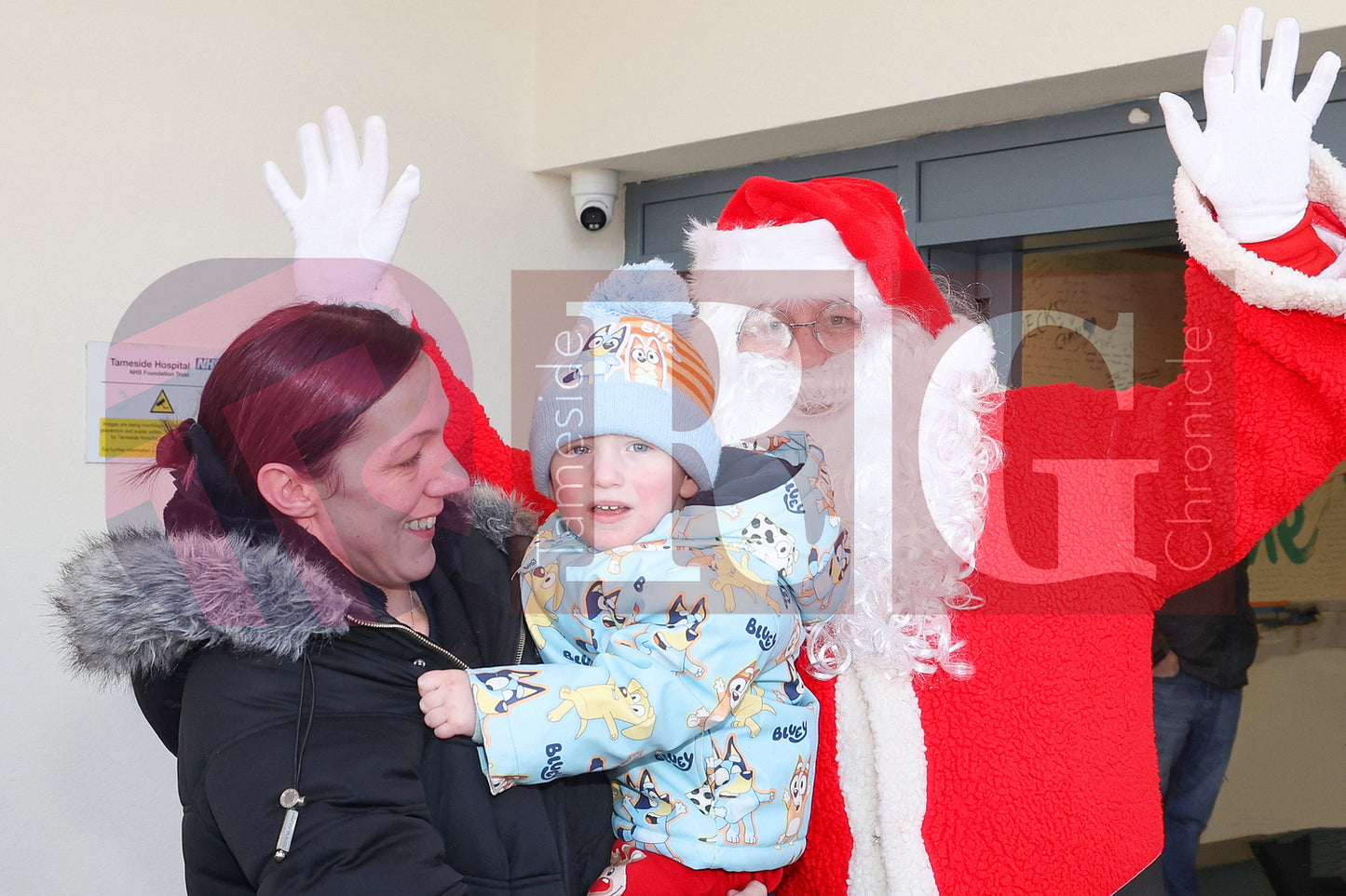 SANTA VISIT TAMESIDE CHILDRENS UNIT 2024 (100).JPG