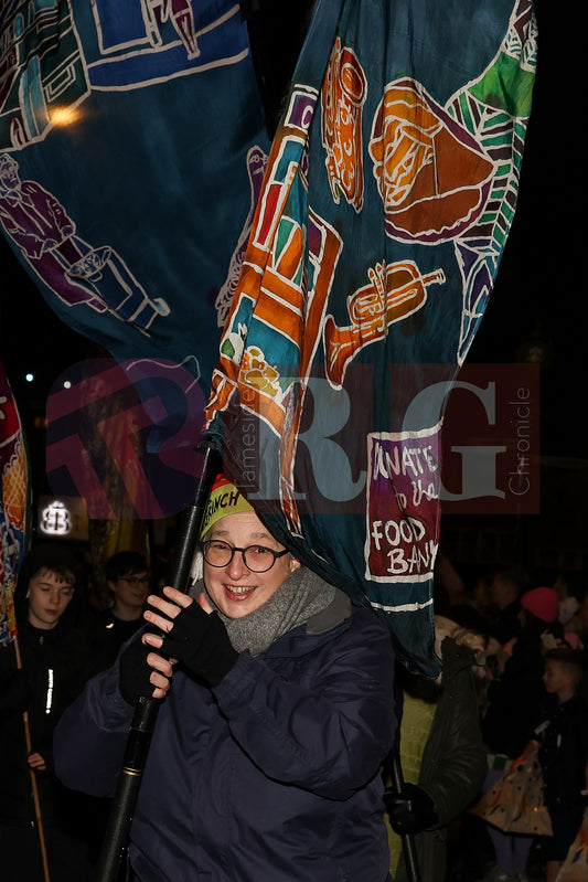 LANTERN PARADE STALYBRIDGE (86).JPG
