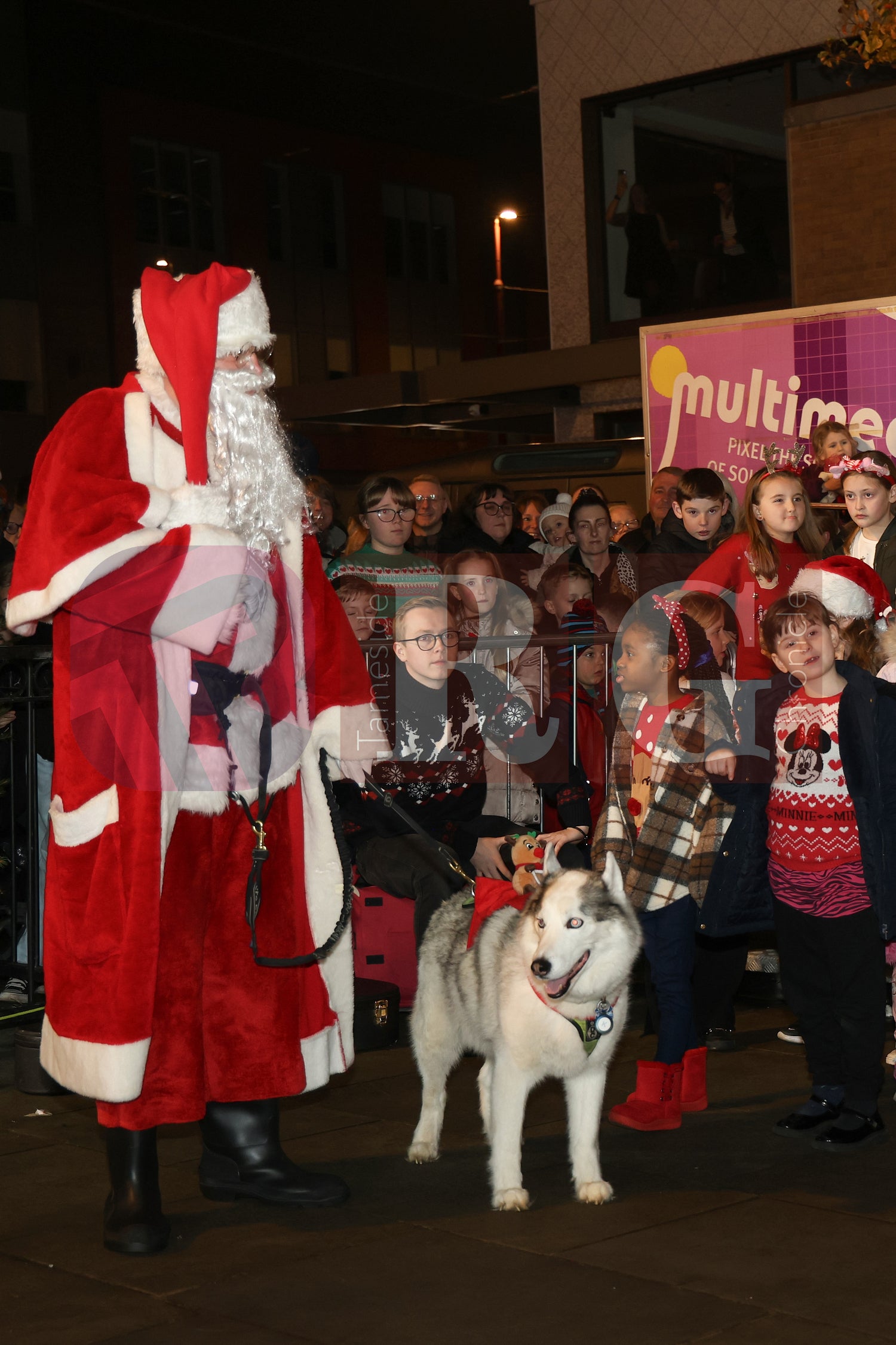 DROYLSDEN LIGHTS SWITCH ON 2024 (53).JPG