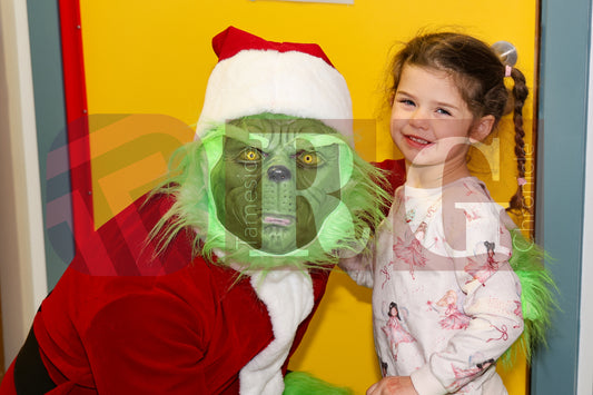 TAMESIDE HOSPITAL CHILDRENS WARD WITH SANTA 2025 (73).JPG