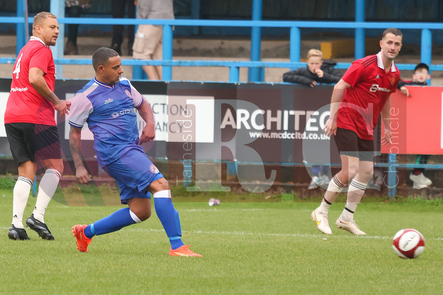 STALYBRIDGE CELTIC LEGENDS V MAN UTD LEGENDS (145).JPG