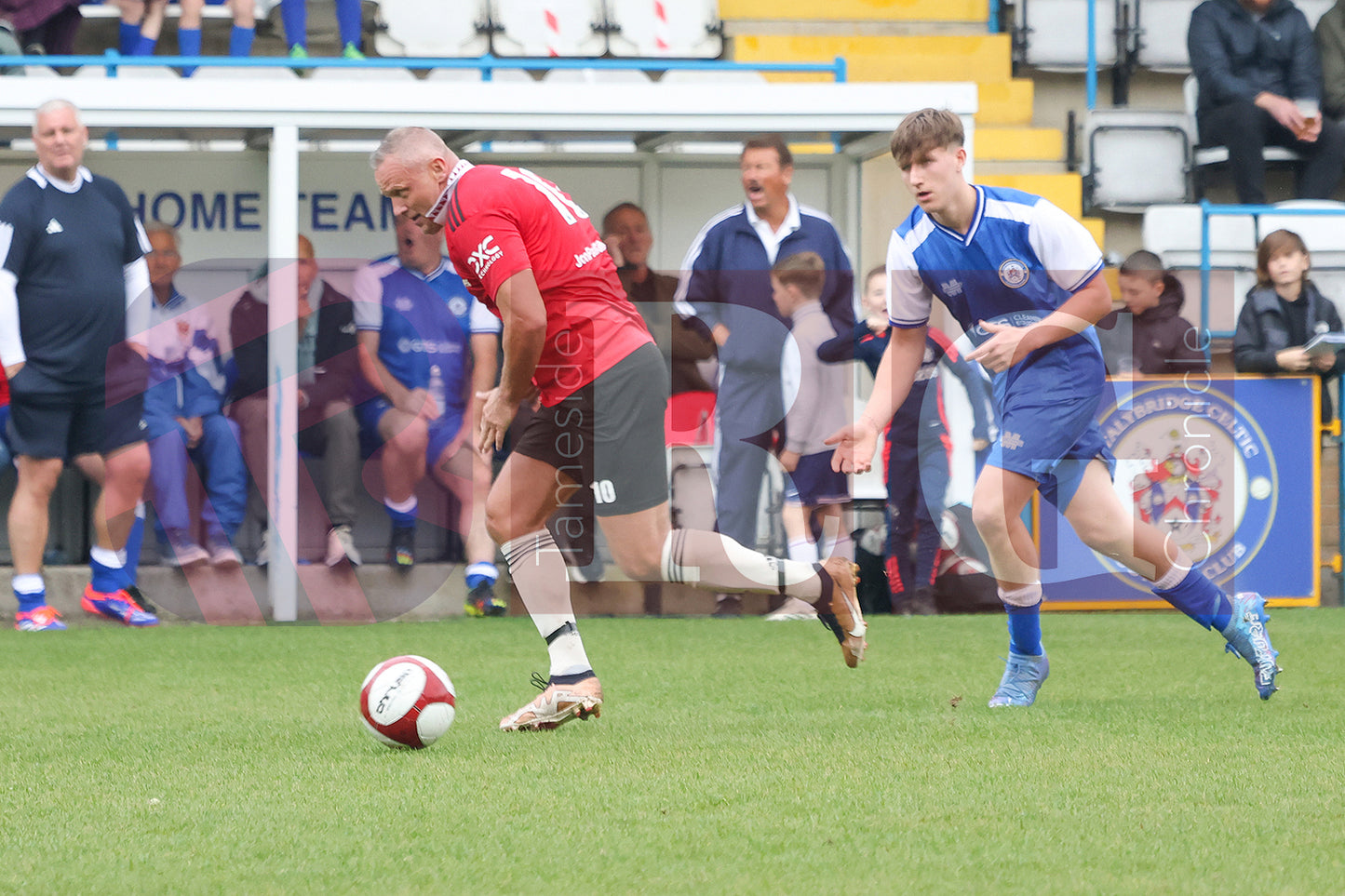 STALYBRIDGE CELTIC LEGENDS V MAN UTD LEGENDS (171).JPG