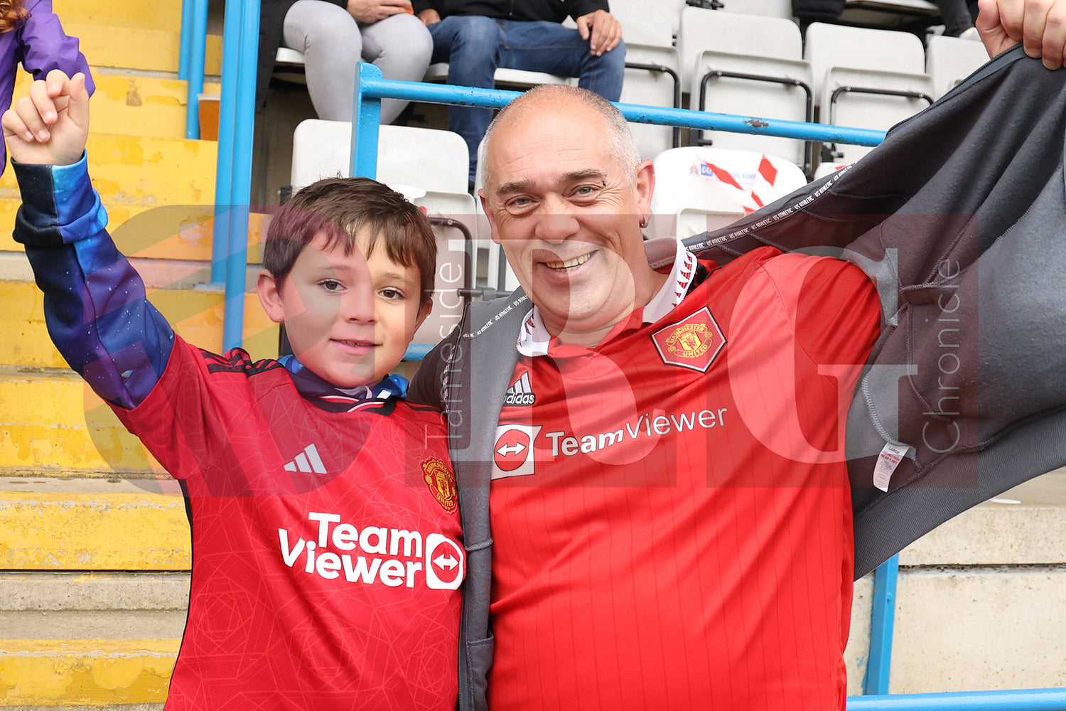 STALYBRIDGE CELTIC LEGENDS V MAN UTD LEGENDS (7).JPG