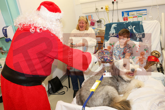 TAMESIDE HOSPITAL CHILDRENS WARD WITH SANTA 2025 (45).JPG