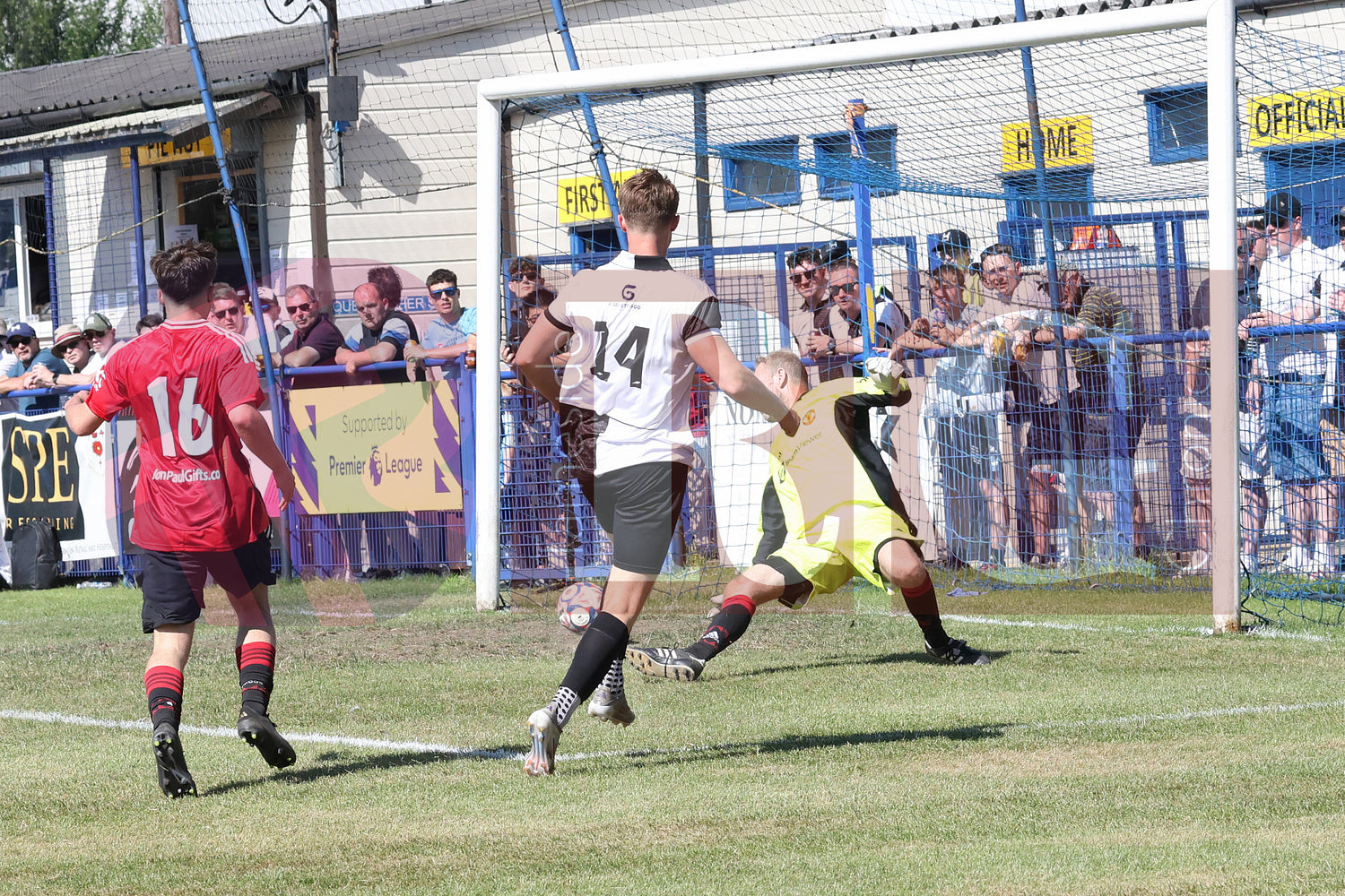 GLOSSOP NORTH EBD V UNITED LEGENDS  (125).JPG