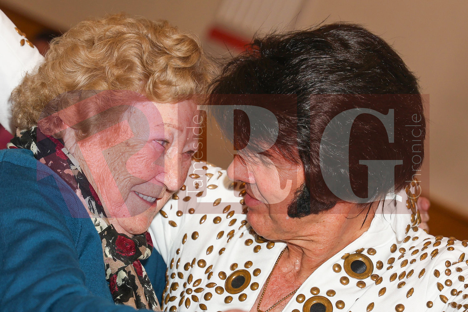 95TH BIRTHDAY DUKINFIELD TOWN HALL ELVIS  (58).JPG