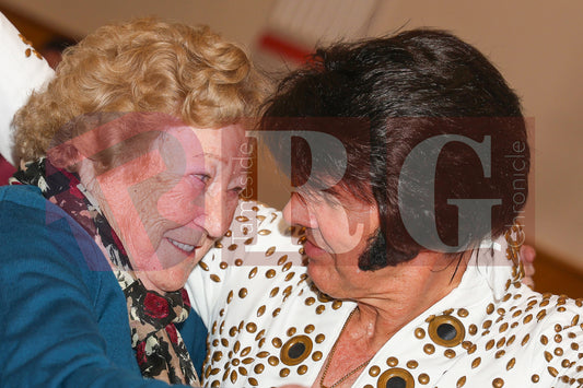 95TH BIRTHDAY DUKINFIELD TOWN HALL ELVIS  (58).JPG