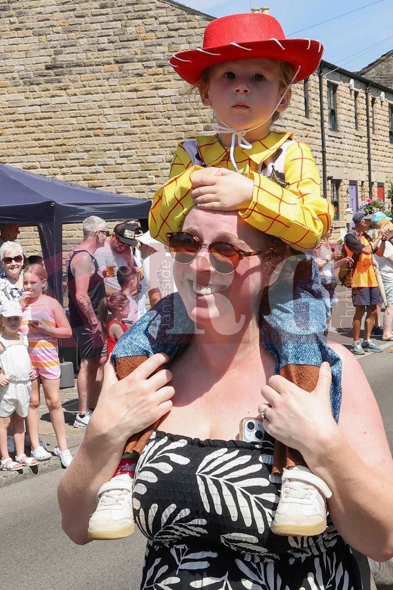 CHARLESWORTH CARNIVAL (6).JPG