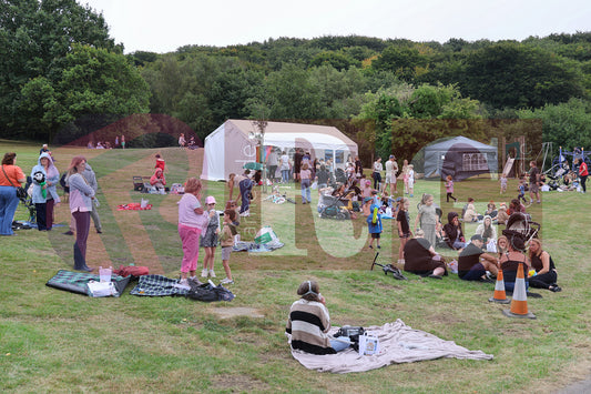 HADFIELD PICNIC IN THE PARK (102).JPG