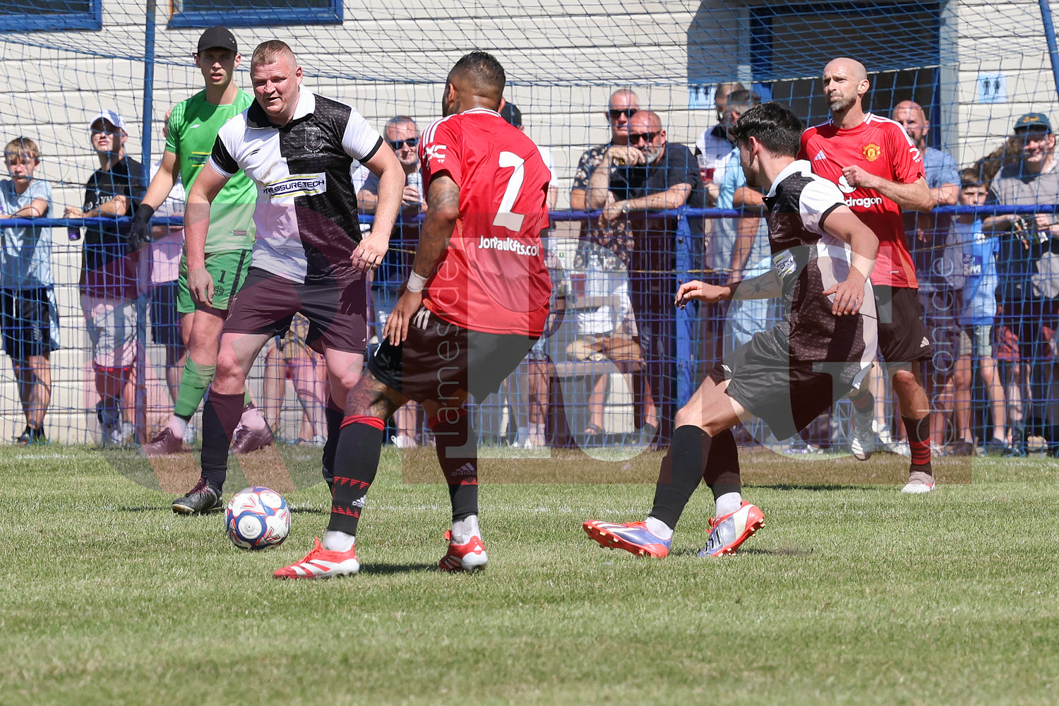GLOSSOP NORTH EBD V UNITED LEGENDS  (99).JPG