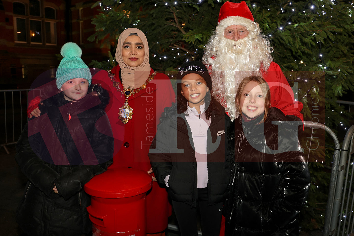 DUKINFIELD LIGHTS SWITCH ON (115).JPG