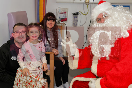 TAMESIDE HOSPITAL CHILDRENS WARD WITH SANTA 2025 (71).JPG