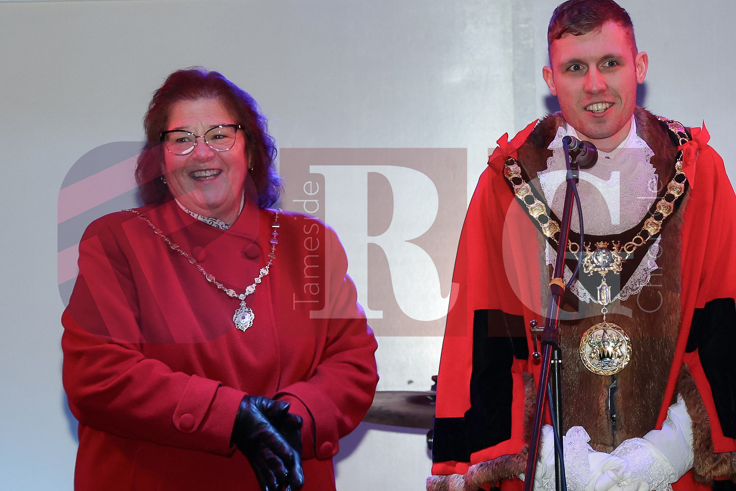 GLOSSOP LIGHT SWITCH ON 2025 (141).JPG