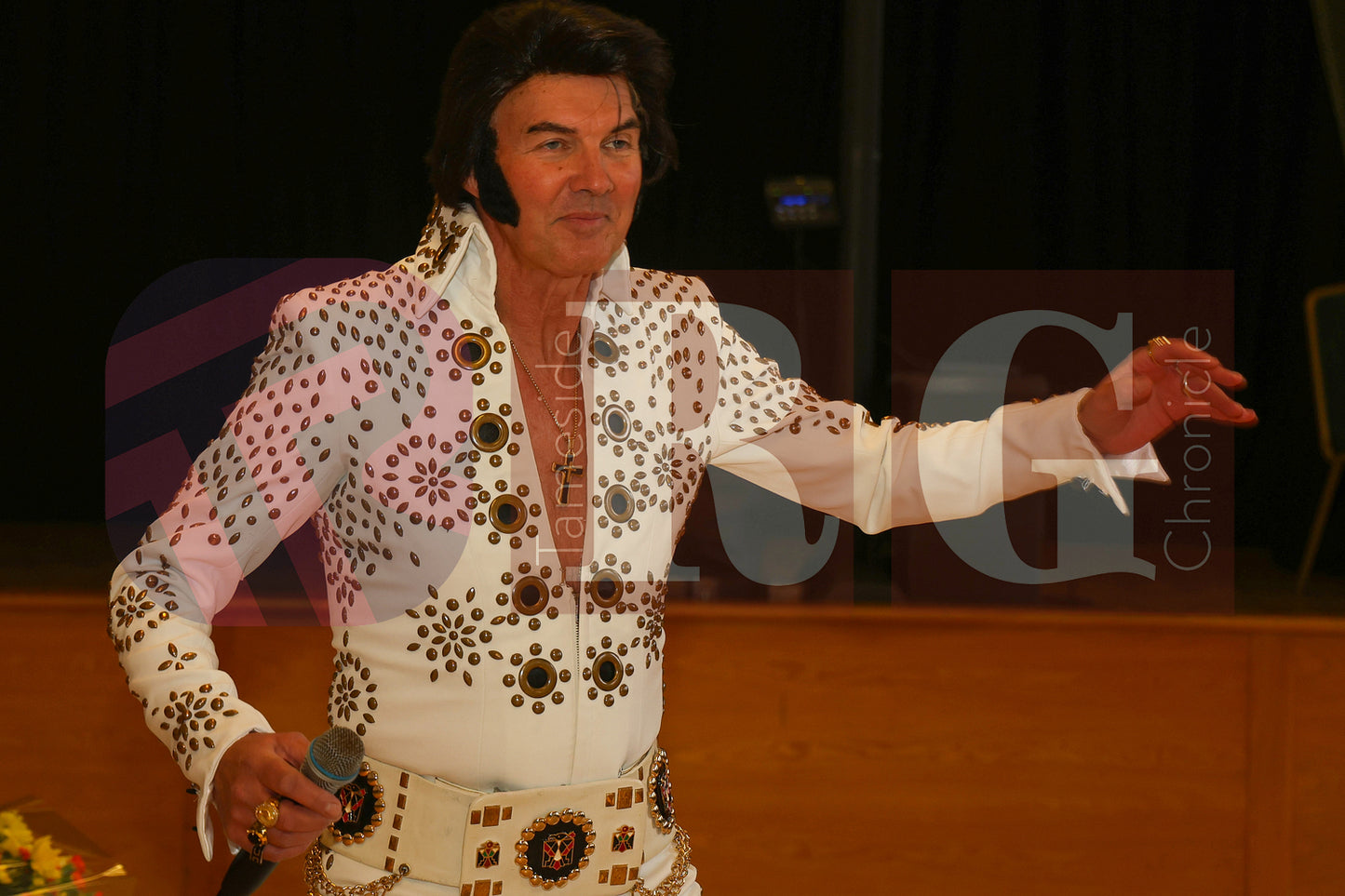 95TH BIRTHDAY DUKINFIELD TOWN HALL ELVIS  (13).JPG
