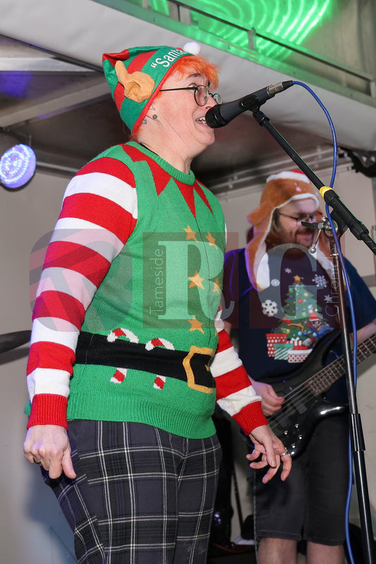 GLOSSOP LIGHT SWITCH ON 2025 (139).JPG