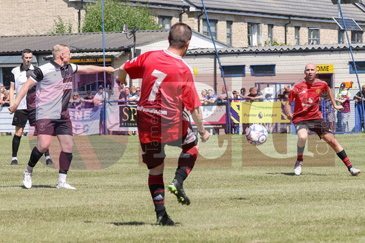 GLOSSOP NORTH EBD V UNITED LEGENDS  (63).JPG