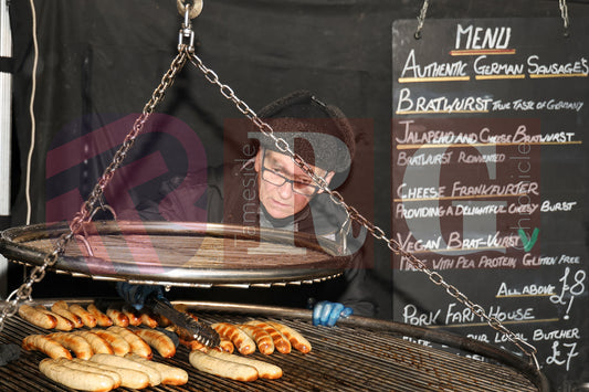 GLOSSOP LIGHT SWITCH ON 2025 (107).JPG