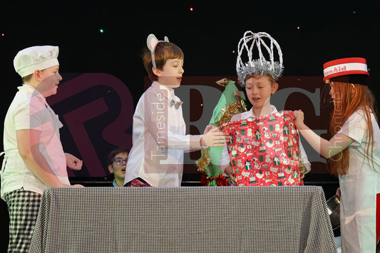 STALYBRIDGE CIVIC HALL SCHOOL PANTOMIME (53).JPG