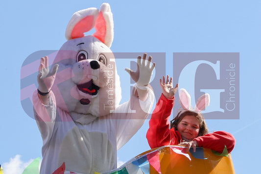 TAMESIDE HOSPITAL CHILDRENS WARD EASTER STAGECOACH (3).JPG