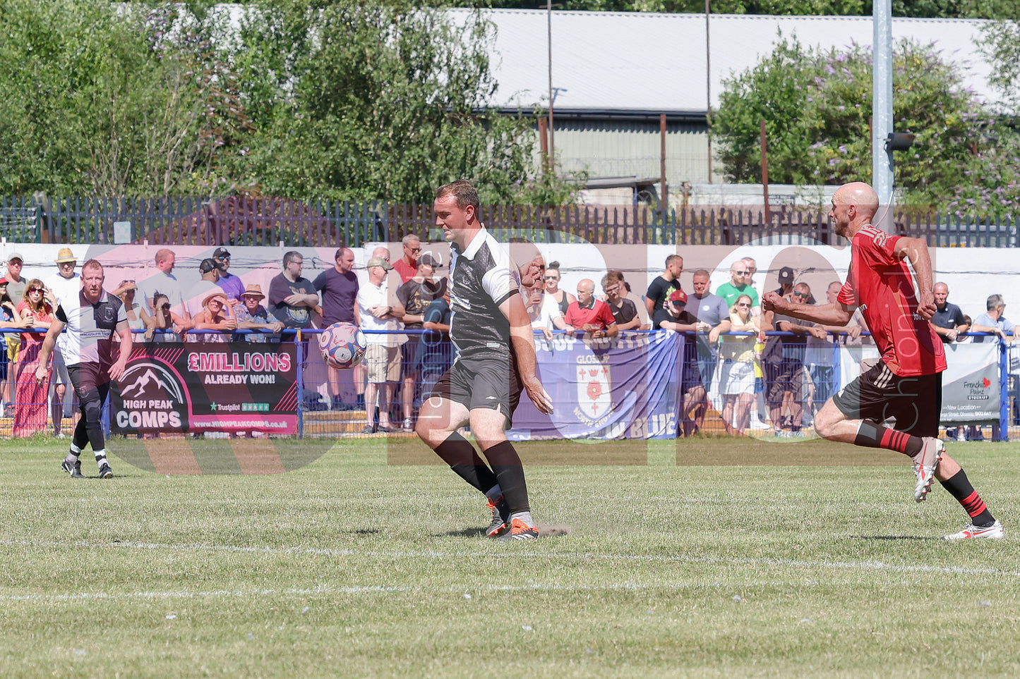 GLOSSOP NORTH EBD V UNITED LEGENDS  (88).JPG