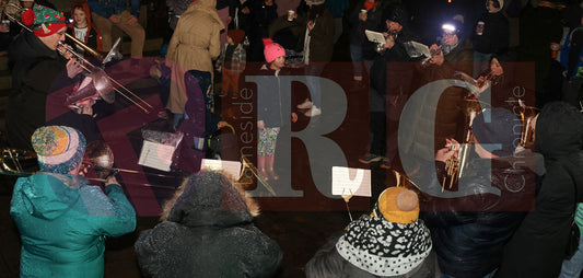 GLOSSOP LIGHTS SWITCH ON 2024 (41).JPG