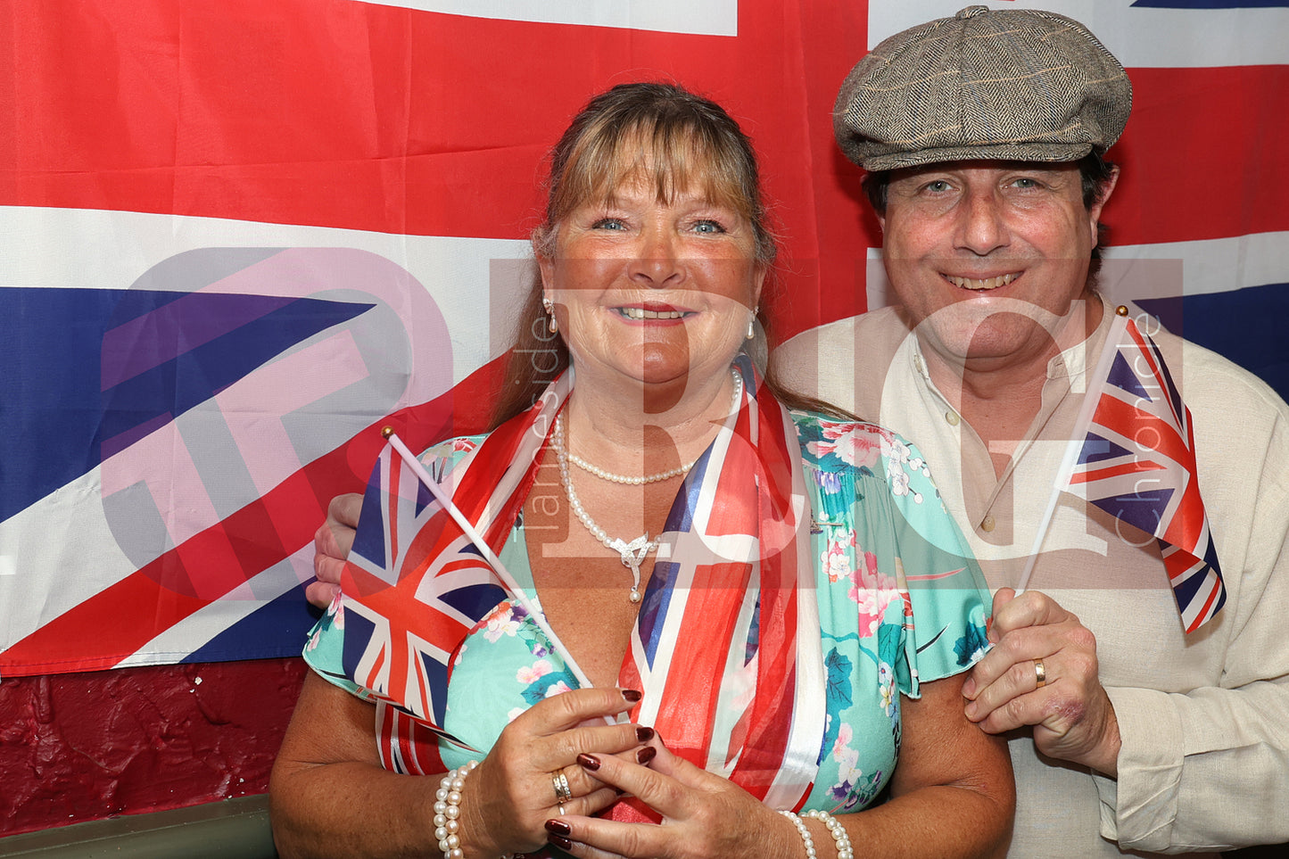 VE DAY OLD PEGS PUB DENTON (37).JPG