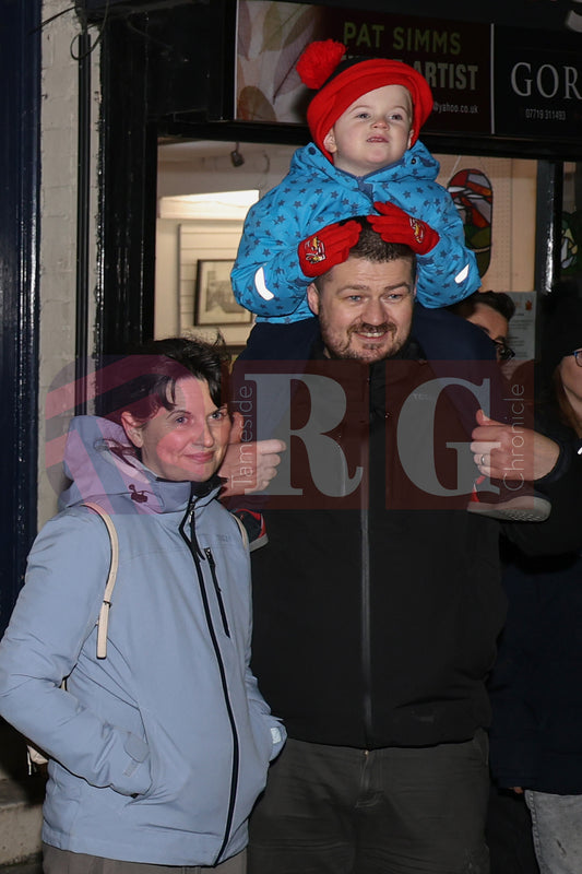 LANTERN PARADE STALYBRIDGE (44).JPG