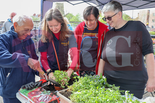 PLANT & SWAP EVENT TESCO STALYBRIDGE 2025 (25).JPG