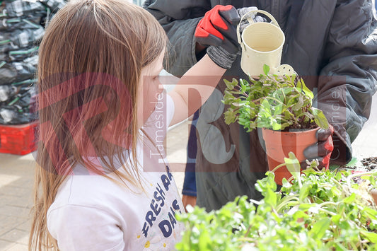 PLANT & SWAP EVENT TESCO STALYBRIDGE 2025 (48).JPG